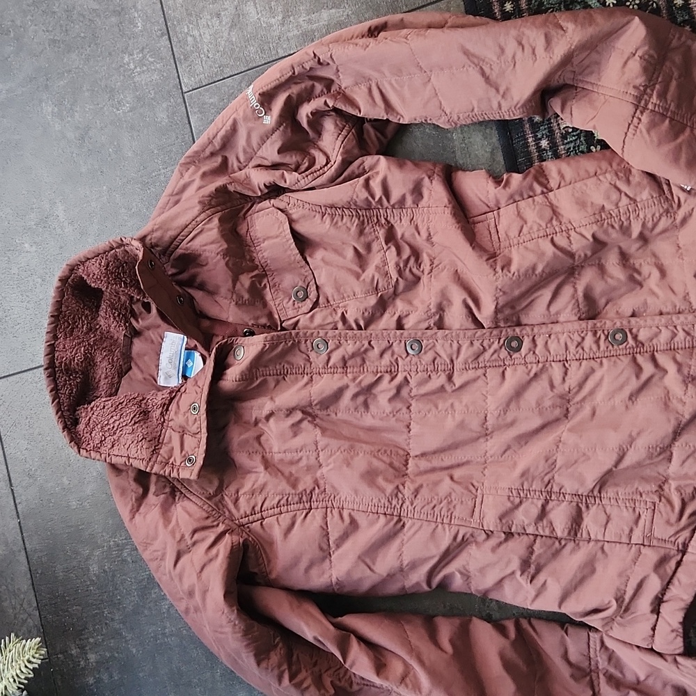 Quilted women's Columbia jacket with Teddy lining in mauve size medium